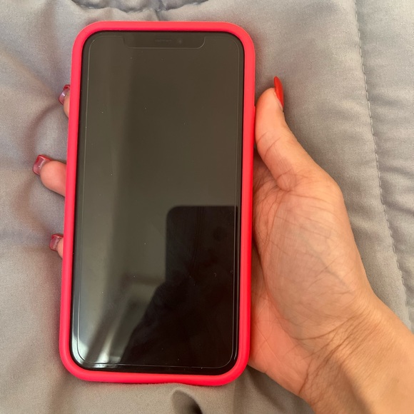iPhone 11 on sale for 300$ Unlocked & in Good Condition